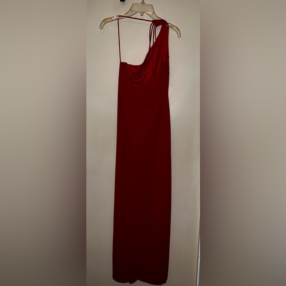 Niki Lavis One Shoulder Red Beaded Gown - Picture 12 of 14